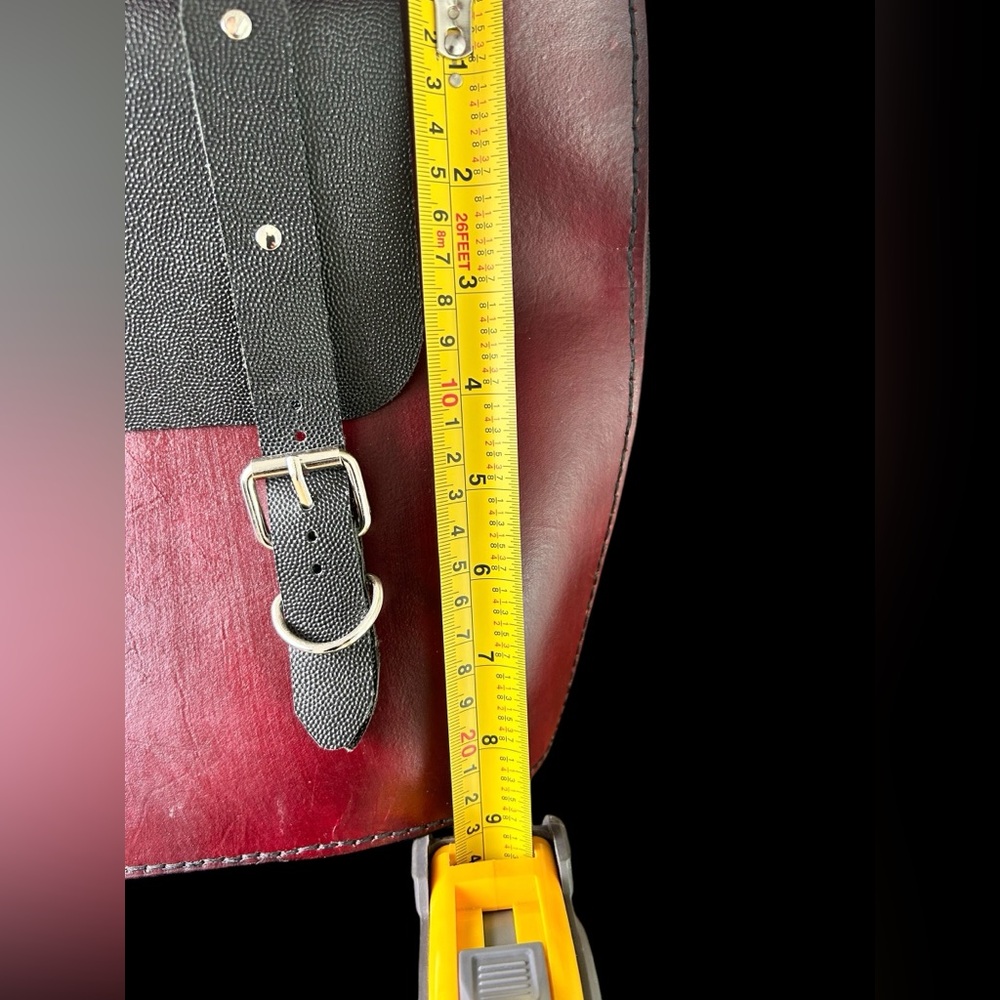Handmade Leather Single Strapped Bag Black/ Burgundy - Picture 12 of 13